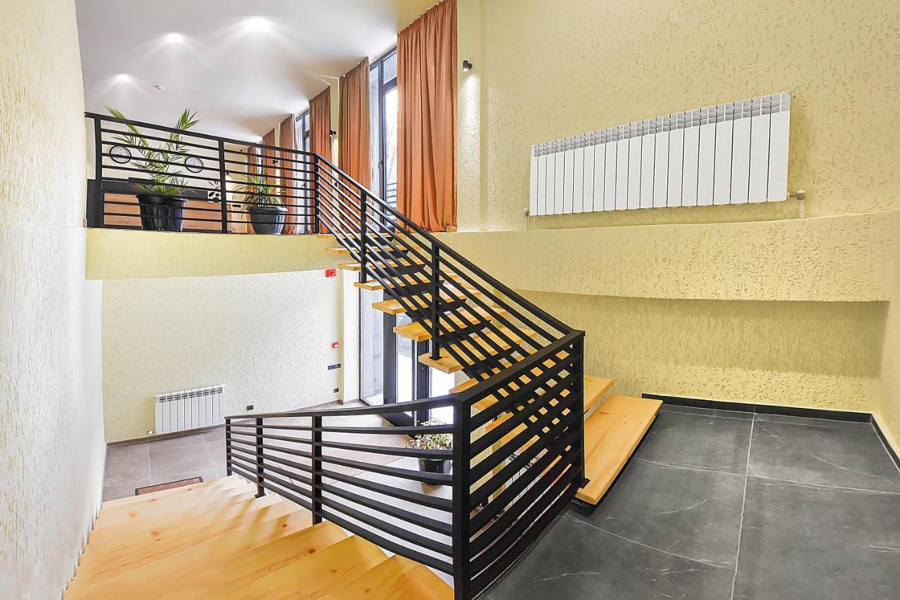 Lalo Hotel אבסטומני מראה חיצוני תמונה