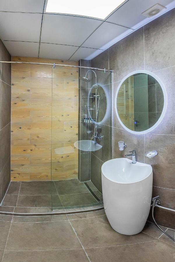 Lalo Hotel אבסטומני מראה חיצוני תמונה