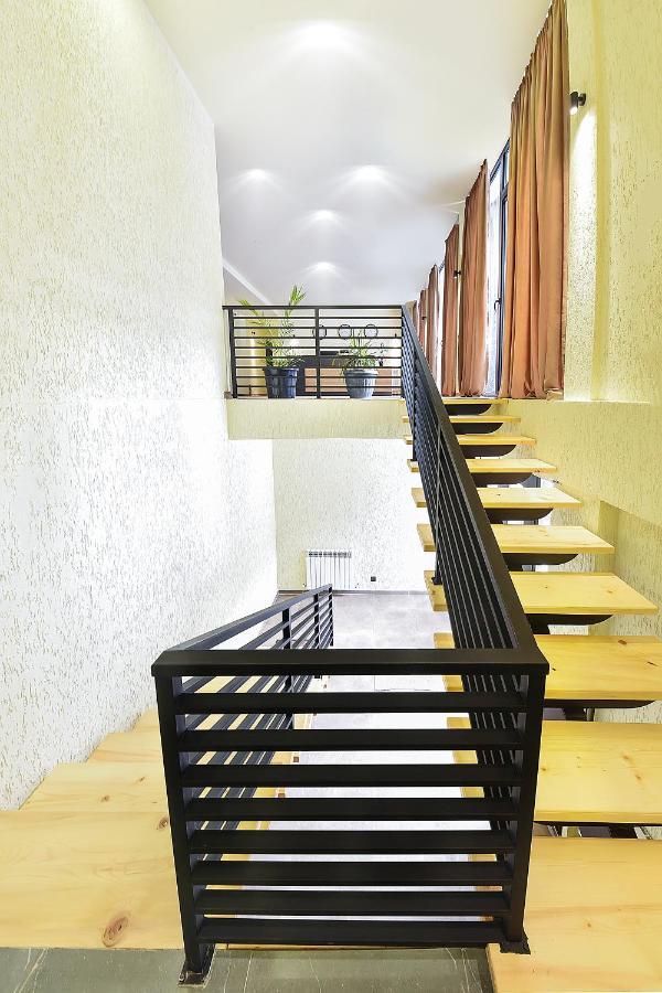 Lalo Hotel אבסטומני מראה חיצוני תמונה