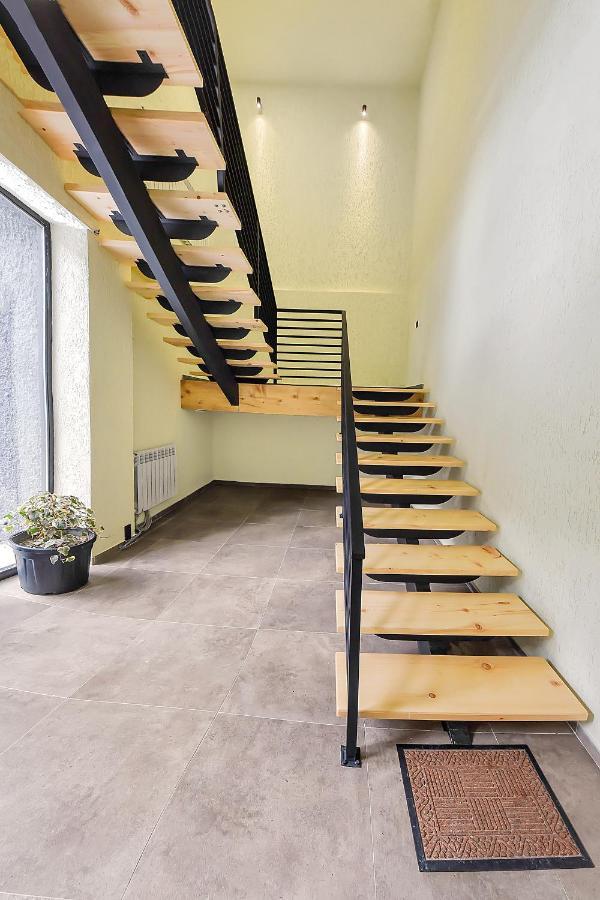 Lalo Hotel אבסטומני מראה חיצוני תמונה