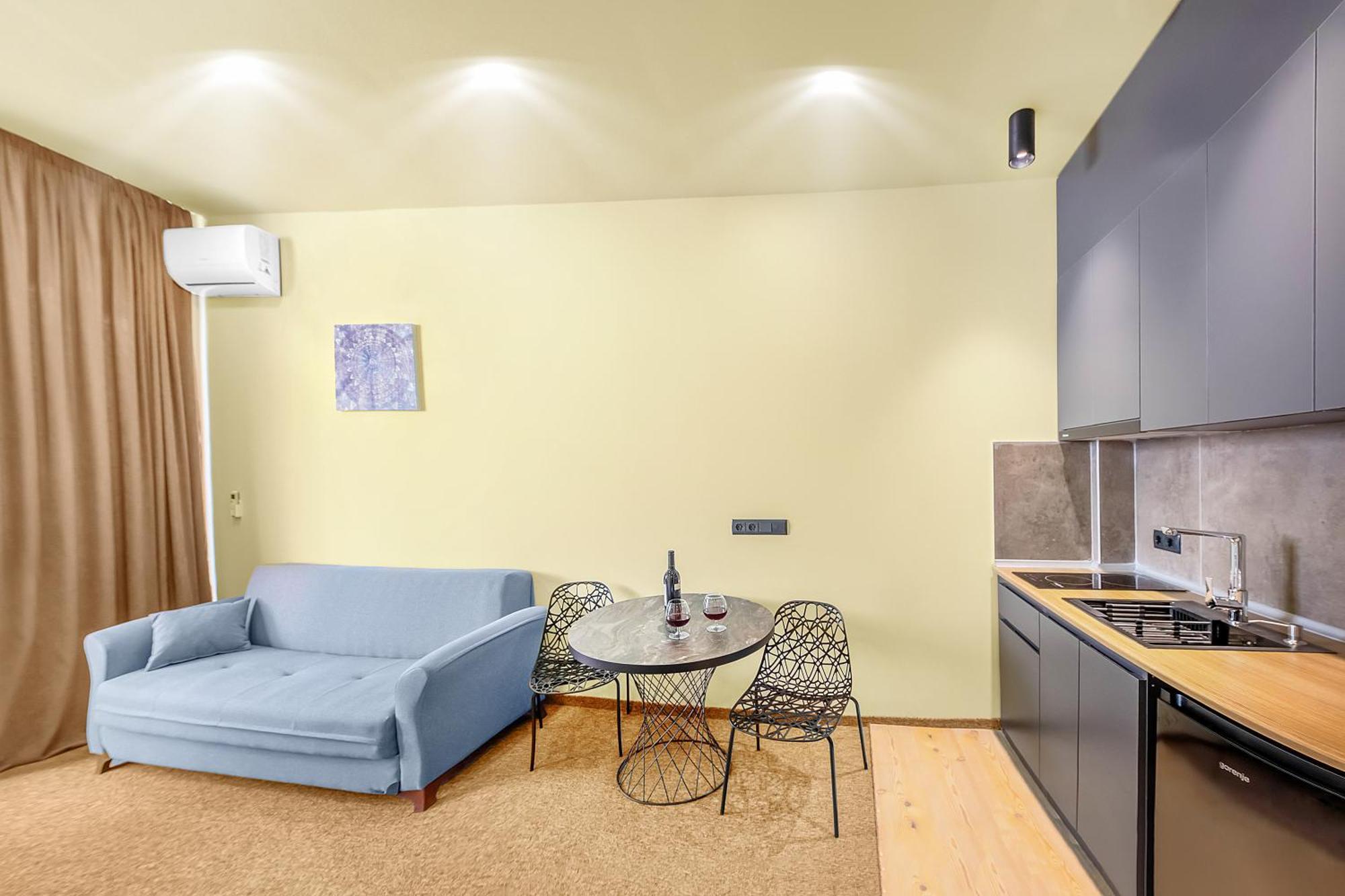 Lalo Hotel אבסטומני מראה חיצוני תמונה