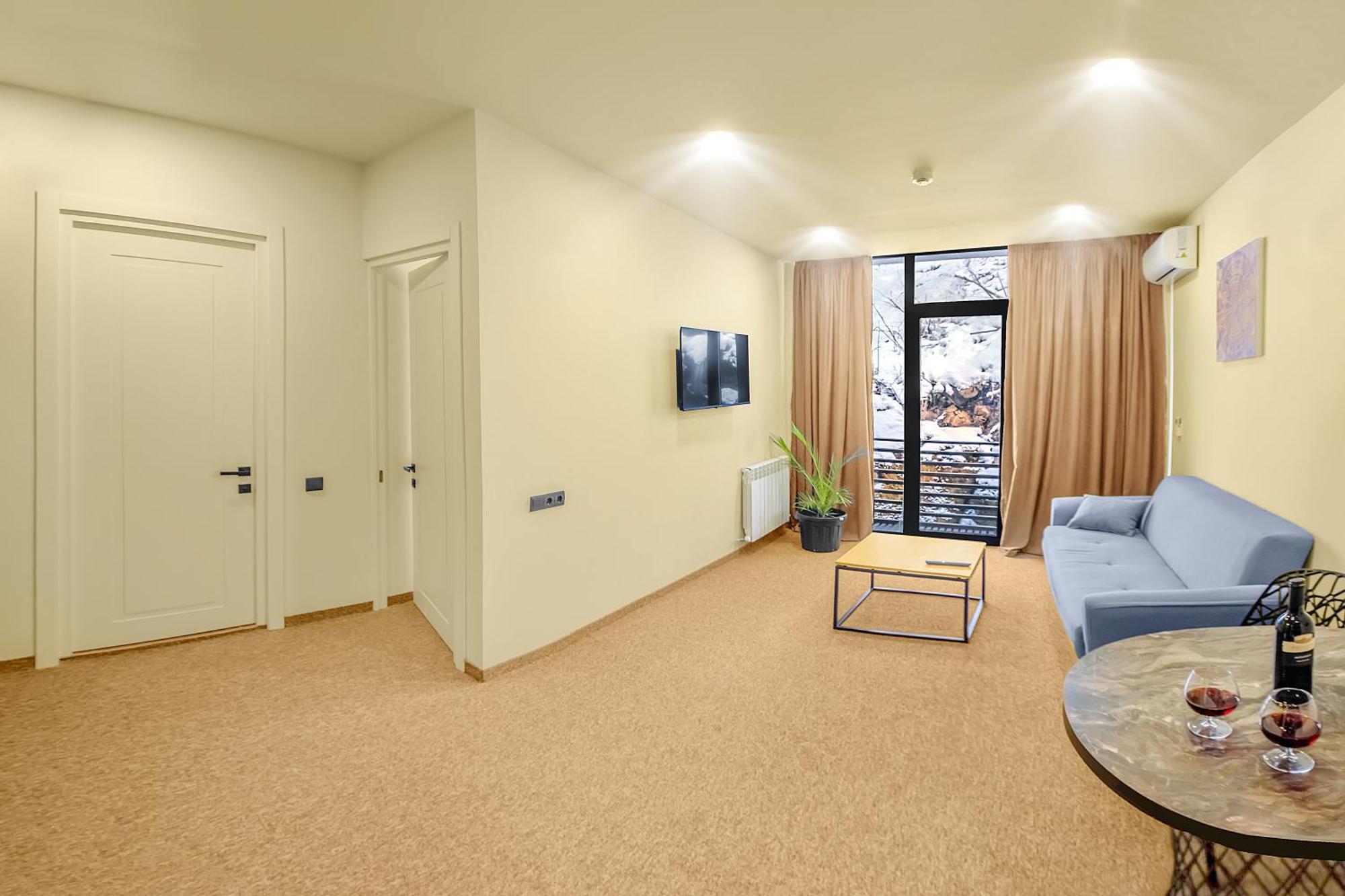 Lalo Hotel אבסטומני מראה חיצוני תמונה